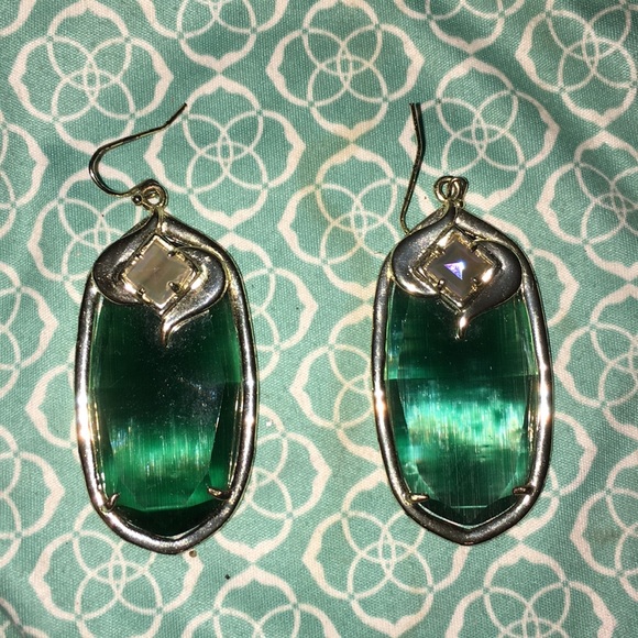 Kendra Scott Jewelry - Kendra Scott Emerald Holiday Danielle Earrings